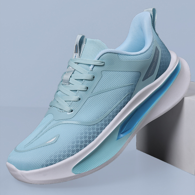 College Weekend Sneakers, Flex - огляд і ціна Outdoor Sportsman Group